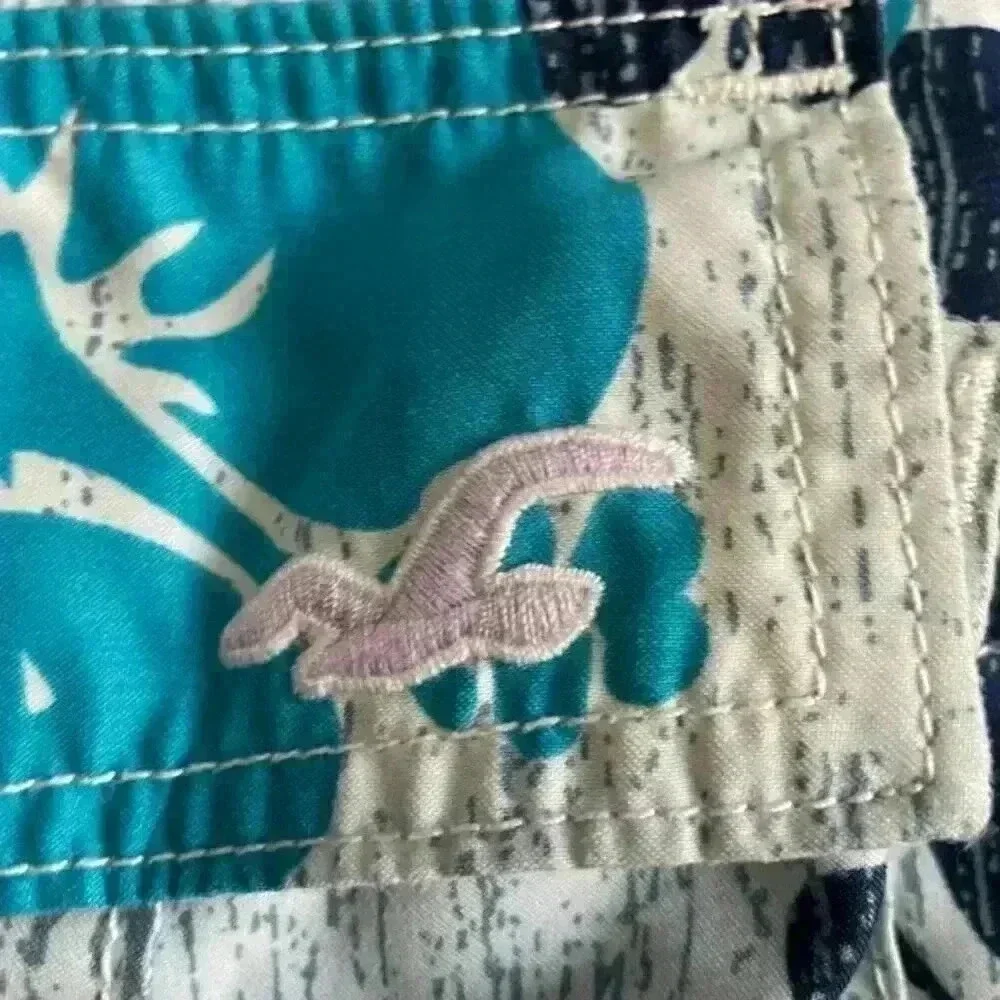 Hollister men’s floral